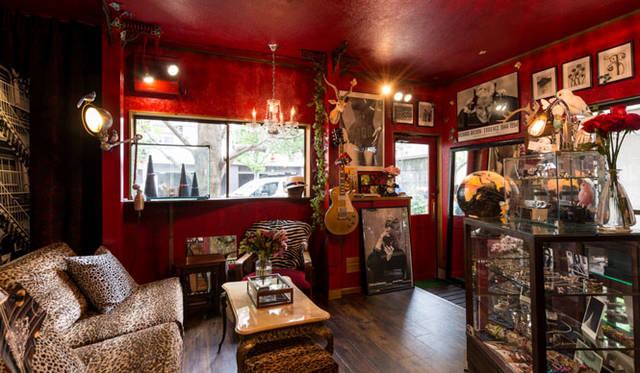 <strong>JAY TSUJIMURA｜ジェイ・ツジムラ</strong><br />高円寺南のスタジオ（アトリエ兼ショップ）「Jay Tsujimura Tokyo Hand Crafted Jewelry」