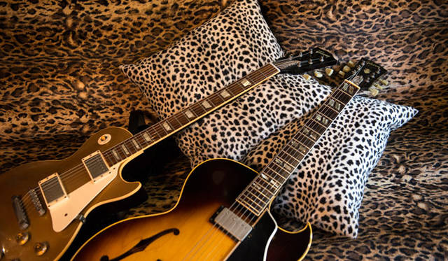 <strong>JAY TSUJIMURA｜ジェイ・ツジムラ</strong><br />高円寺南のスタジオ（アトリエ兼ショップ）「Jay Tsujimura Tokyo Hand Crafted Jewelry」　フローラルのトラスロッドカバー