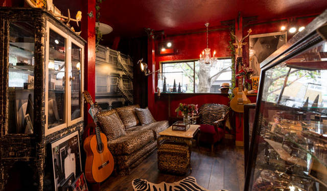 <strong>JAY TSUJIMURA｜ジェイ・ツジムラ</strong><br />高円寺南のスタジオ（アトリエ兼ショップ）「Jay Tsujimura Tokyo Hand Crafted Jewelry」　