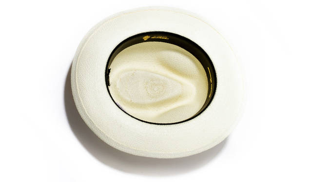 2万5920円（参考品）（銀座トラヤ帽子店 Tel. 03-3535-5201）