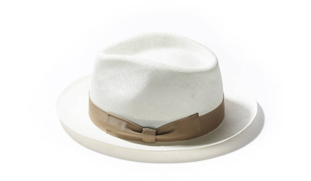 3万3480円（伊勢丹新宿店 Tel. 03-3352-1111）