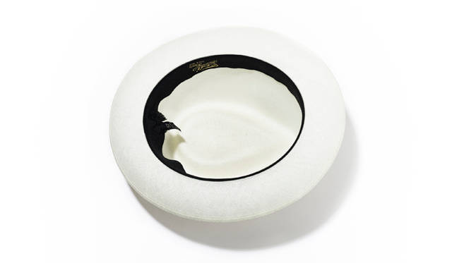 3万3480円（伊勢丹新宿店 Tel. 03-3352-1111）