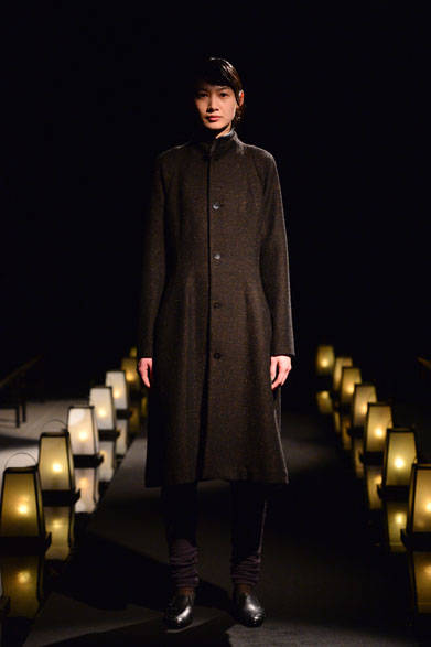 <strong>matohu｜まとふ</strong><br />2015-16年秋冬コレクション