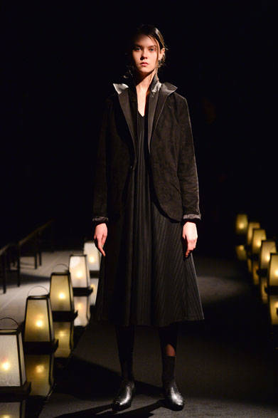 <strong>matohu｜まとふ</strong><br />2015-16年秋冬コレクション