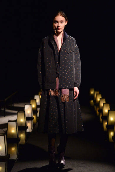 <strong>matohu｜まとふ</strong><br />2015-16年秋冬コレクション