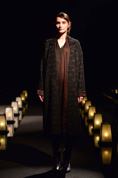 <strong>matohu｜まとふ</strong><br />2015-16年秋冬コレクション