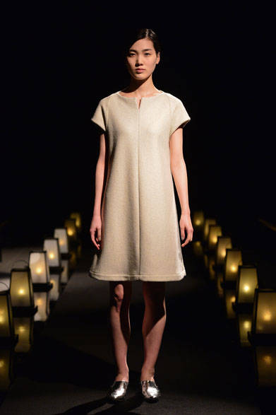 <strong>matohu｜まとふ</strong><br />2015-16年秋冬コレクション