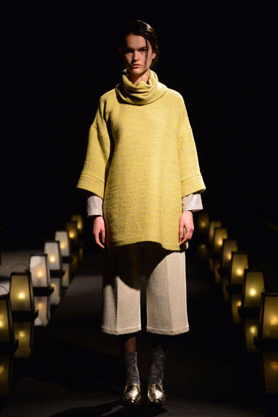 <strong>matohu｜まとふ</strong><br />2015-16年秋冬コレクション