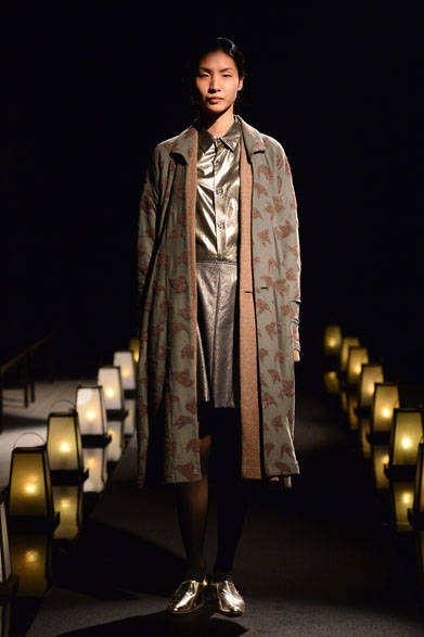 <strong>matohu｜まとふ</strong><br />2015-16年秋冬コレクション