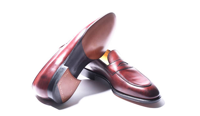 13万5000円（リデアカンパニープレスデスク）Tel. 0120-551-556