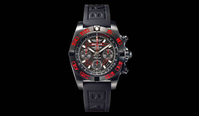 BREITLING|ブライトリング|クロノマット ブラック カーボン <strong>クロノマット ブラック カーボン</strong><br />ケース|ステンレススチール(ブラックDOC加工)<br />直径|41mm<br />ムーブメント|自動巻き(Cal.01)<br />機能|クロノグラフ<br />ストラップ|ラバー<br />防水|200m<br />限定本数|300本<br />価格|112万3200円<br /><br />ブライトリング・ジャパン<br />Tel. 03-3436-0011<br />http://www.breitling.co.jp<br />