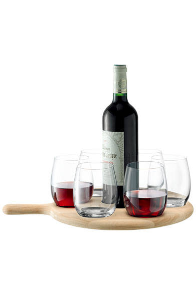 <strong>LSA｜エルエスエー</strong><br />ホワイトアッシュの木のぬくもりとひんやりとしたガラスとの異素材の組み合わせを楽しめる。「PADDLE WATER/WINE SERVING SET & OAK PADDLE（G1164-40-301）」1万6848円（L400mm）