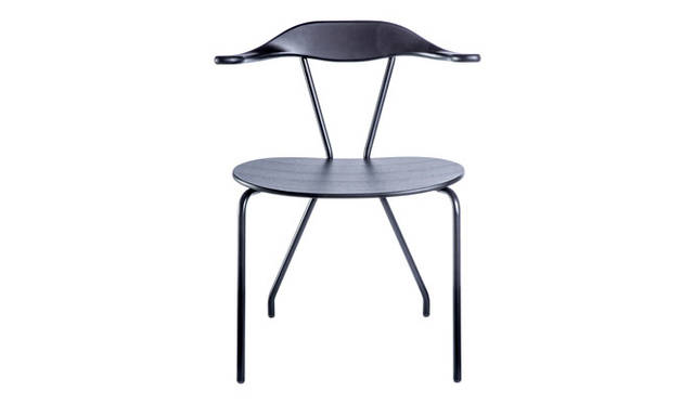 <strong>THE CONRAN SHOP｜ザ・コンランショップ</strong><br />「マグナス・ロング（Magnus long）家具シリーズ」　チェア「Neat Dining Chair」（W620×D520×H760mm）8万1000円
