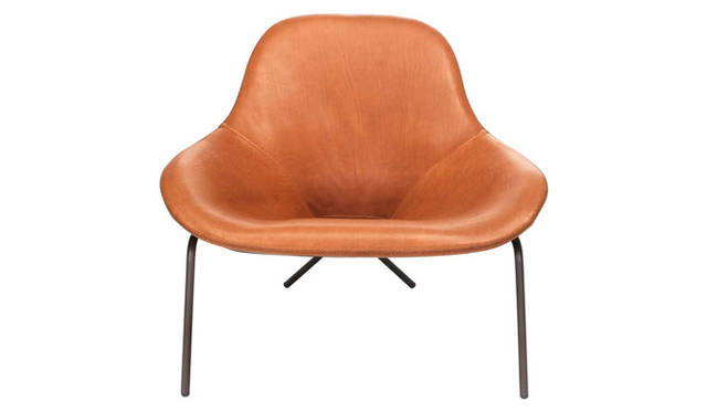 <strong>THE CONRAN SHOP｜ザ・コンランショップ</strong><br />「マグナス・ロング（Magnus long）家具シリーズ」　椅子「Cross Leg Lounge Chair」（W900×D900×H790mm）31万3200円