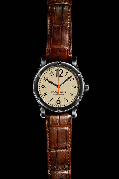 <strong>RL67 サファリ クロノメーター（カーキダイアル、カモフラージュダイアル）</strong><br />ケース｜ヴィンテージ加工ブラック・ステンレススチール<br />直径｜45mm、39mm<br />厚さ｜11.2mm（45mmケース）、10.4mm（39mmケース）<br />ムーブメント｜自動巻き（Cal.RL300-1）<br />ストラップ｜アリゲーター<br />防水｜10気圧<br />価格｜39万9600円（45mmケース）、39万4200円（39mmケース）<br />