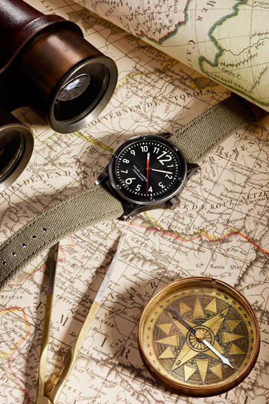 <strong>RL67 サファリ クロノメーター（45mm、39mm）</strong><br />ケース｜ヴィンテージ加工ブラック・ステンレススチール<br />直径｜45mm、39mm<br />厚さ｜11.2mm（45mm）、10.4mm（39mm）<br />ムーブメント｜自動巻き（Cal.RL300-1）<br />ストラップ｜キャンバス地、レザーライニング<br />防水｜10気圧<br />価格｜34万5600円（45mm）、34万200円（39mm）<br />