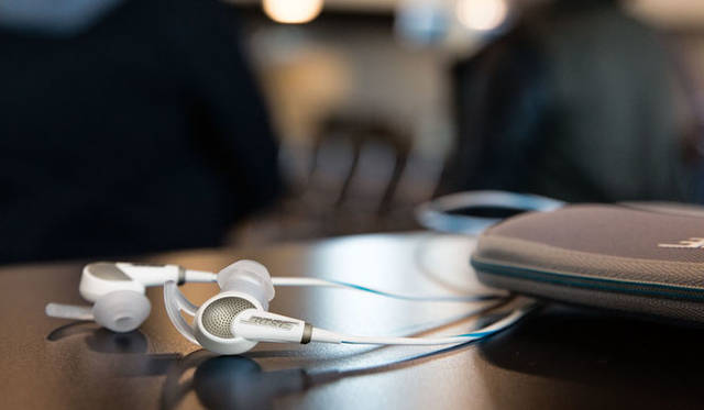 <strong>BOSE｜ボーズ</strong><br />インイヤー型ノイズキャンセリング・ヘッドホン「Bose™ QuietComfort® 20 Acoustic Noise Cancelling headphones」