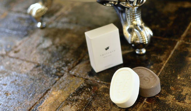 <strong>NEHAN TOKYO｜ネハン トーキョー</strong><br />クレイ成分とエレガントな香りを配合したバスボムタイプのエプソムソルト「eprience（エプリエンス）」