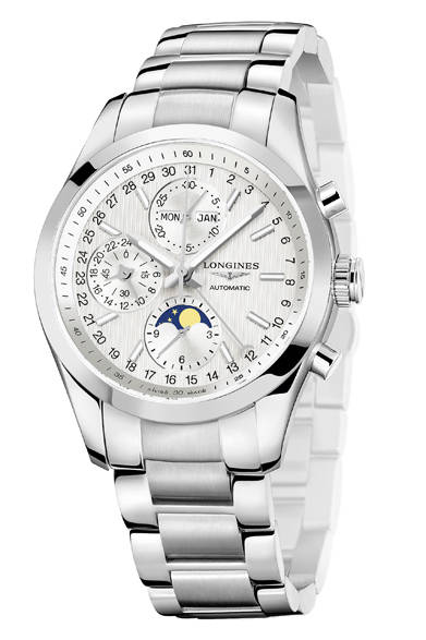 <strong>コンクェスト クラシック ムーンフェイズ</strong>ケース｜ステンレススチール（L2.798.4.72.6）<br />直径｜42mm<br />ムーブメント｜自動巻き（Cal.L678）<br />機能｜クロノグラフ（30分積算計、12時間積算計）、月齢表示、24時間計、月表示、曜日表示、ポインター式日付表示<br />ブレス｜ステンレススチール<br />防水｜5気圧<br />税込価格｜43万8480円