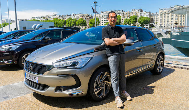 DS5と著者の小川フミオ氏