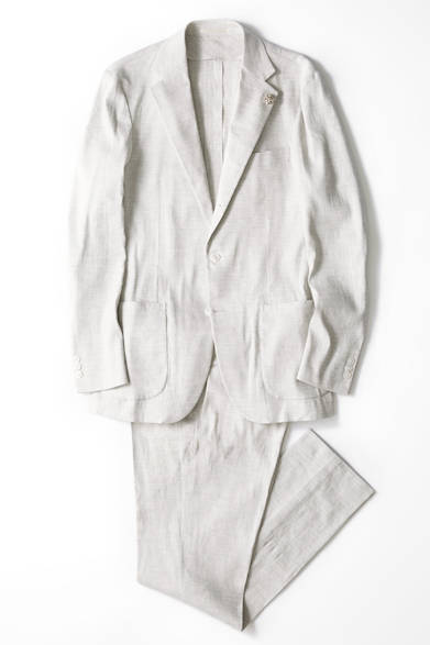 3Bジャケット5万4000円、スリムパンツ2万3760円