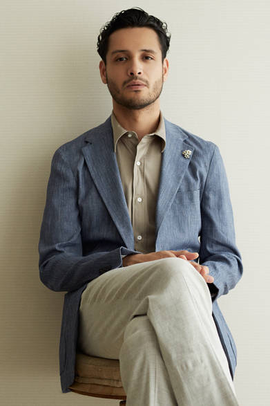 3Bジャケット5万4000円、コットンカットソー1万7280円、スリムパンツ2万3760円