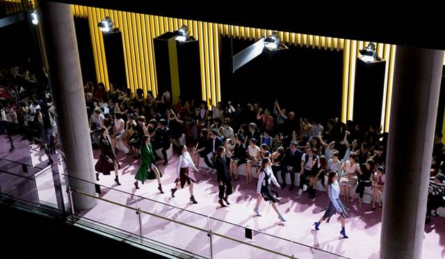 Photo by Martin Holtkamp