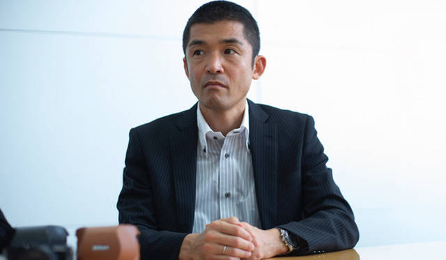 ニコン 映像事業部 第一マーケティング部第二マーケティング課の舛田知也さん。「Nikon 1 J5」の製品企画担当。「J5」の開発では、小気味よい撮り心地を追求して、誰にでも美しい写真が撮れる使いやすさにこだわって開発した