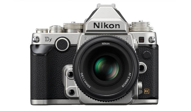 <strong>Nikon Df</strong><br> 価格｜オープン価格（28万50000円前後　ボディー本体）<br>本体サイズ｜約W143.5×H110×D66.5mm<br>質量｜約710g（本体のみ）<br>撮像素子｜36.0×23.9CMOSセンサー<br>マウント｜ニコンFマウント（AFカップリング、AF接点付）<br>有効画素数｜1625万画素<br>ISO感度｜100～12800（拡張時50～204800相当）<br>記録形式（静止画）｜JPEG、TIFF、RAW<br><br><br><strong>ニコンカスタマーサポートセンター ナビダイヤル</strong><br>Tel. 0570-02-8000<br>http:www.nikon-image.com/<br>