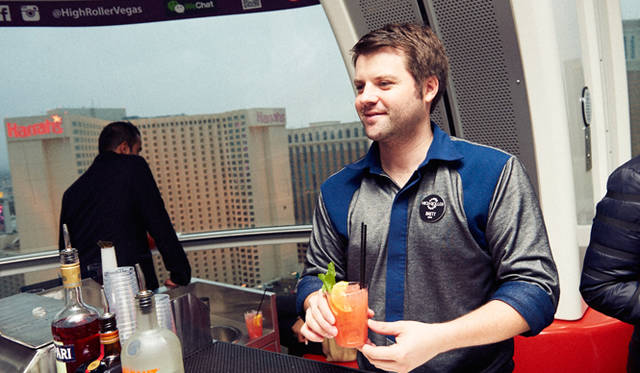 ガニム氏おすすめのカクテル「モンキー・シャイン」の作り方もレクチャー