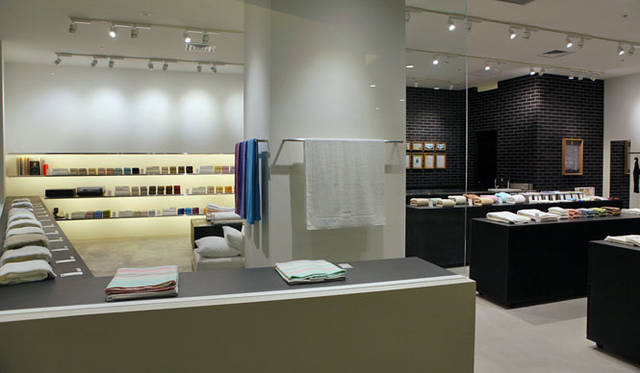 <strong>IKEUCHI ORGANIC｜イケウチ オーガニック</strong><br />直営店「IKEUCHI ORGANIC FUKUOKA STORE」