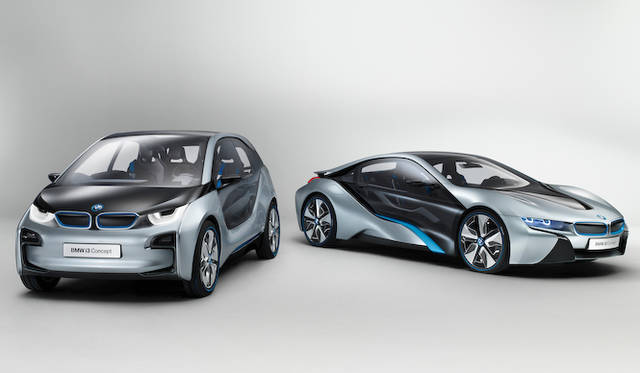 BMW i8（右）、i3（左）