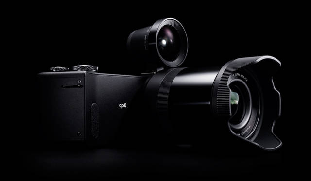 別売のLCDビューファインダー「LVF-01」は、液晶モニターに装着して使う。「SIGMA dp Quattro」シリーズ専用の設計で、外光をカットすることができ、2.5倍に拡大して撮影データのピントが確認できる。実勢価格は3万7000円前後。また「SIGMA dp0 Quattro」とセットで販売される 「SIGMA dp0 Quattro LCDビューファインダーキット」も同日発売される。キットモデルの実勢価格は12万円前後