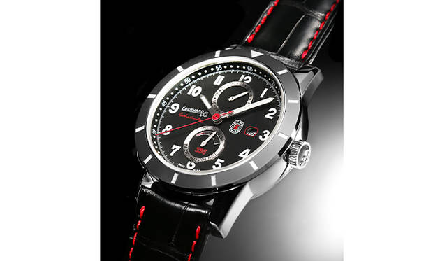 <strong>タッツィオ・ヌボラーリ 336</strong><br />ケース｜ステンレススチール＋セラミックベゼル<br />直径｜45mm<br />厚さ｜12mm<br />ムーブメント｜自動巻き（Cal.2824-2ベース）<br />機能｜ホームタイム表示（12時位置インダイヤル）、プッシュボタンによる現地時間調整機能、パワーリザーブ表示、日付表示<br />ストラップ｜アリゲーター<br />防水｜100ｍ<br />限定数｜336本<br />発売時期｜10月予定<br />予価｜61万5600円