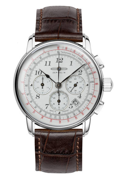 <strong>LZ127 グラーフ・ツェッペリン オートマティック クロノグラフ</strong><br />ケース｜ステンレススチール<br />直径｜42mm<br />ムーブメント｜自動巻き（Cal.NE88）<br />機能｜クロノグラフ（30分積算計、12時間積算計、タキメータースケール）、日付表示<br />ストラップ｜コードバン<br />防水｜5気圧<br />発売時期｜11月予定<br />予価｜24万6240円<br />
