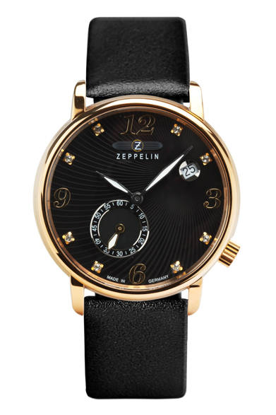 <strong>ツェッペリン ルナ</strong><br />ケース｜ローズゴールドPVD加工ステンレススチール<br />直径｜36mm<br />ムーブメント｜クォーツ<br />機能｜日付表示<br />ストラップ｜レザー<br />防水｜５気圧<br />発売時期｜■■予定<br />予価｜■■万■■円<br />