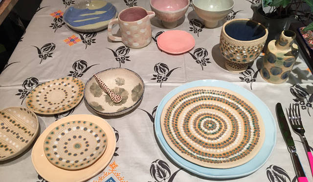 <strong>Bazar et Garde-Manger｜バザー・エ・ガルド-モンジェ</strong><br />アーティストの新作陶器