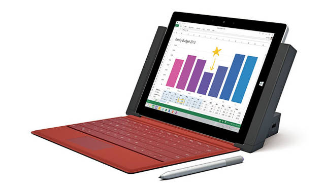 <strong>Microsoft｜マイクロソフト</strong><br /> Surface 3 ドッキング ステーション（2万3680円）を付けた状態