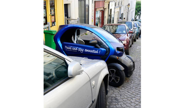 前後ギリギリにクルマがずらっと並ぶ風景は、ある意味カーライフ芸術