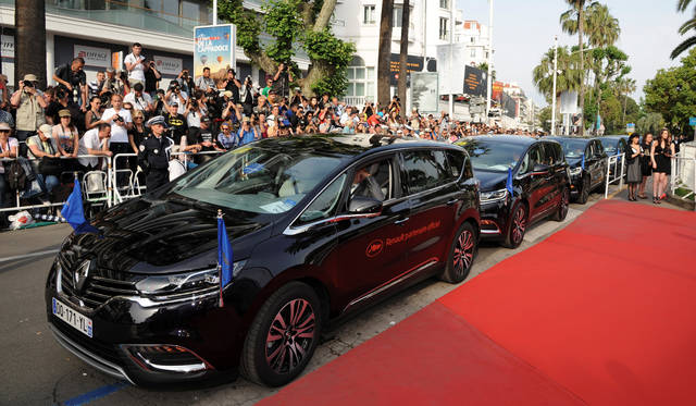 02_Renault_Cannes 映画祭の送迎として採用された新型「エスパス」