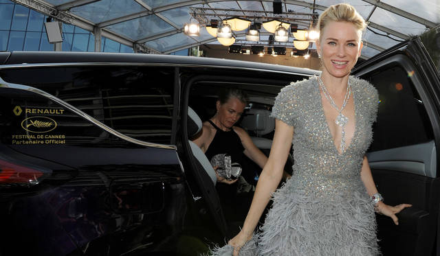 03_Renault_Cannes レッドカーペットに現れた女優のナオミ・ワッツ氏