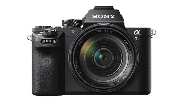 Eマウントレンズ「FE2470Z」装着時