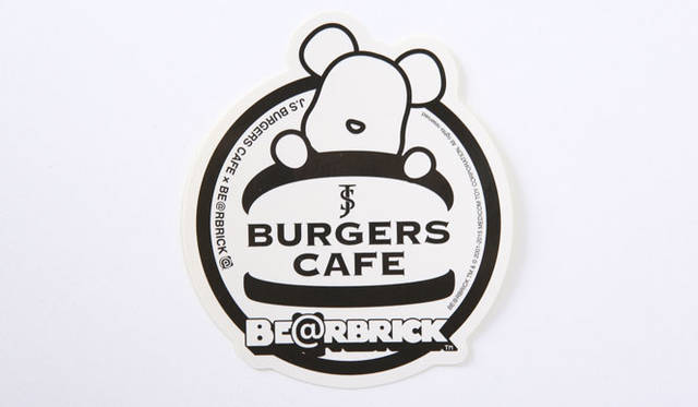 <strong>MEDICOM TOY｜メディコム・トイ</strong><br />「MEDICOM TOY EXHIBITION ’15」　「J.S. BURGERS CAFE(ジェイエス バーガーズカフェ)」×「BE@RBRICK」期間限定コラボレーション<br />BE@RBRICK ™ & © 2001-2015 MEDICOM TOY CORPORATION. All rights reserved.