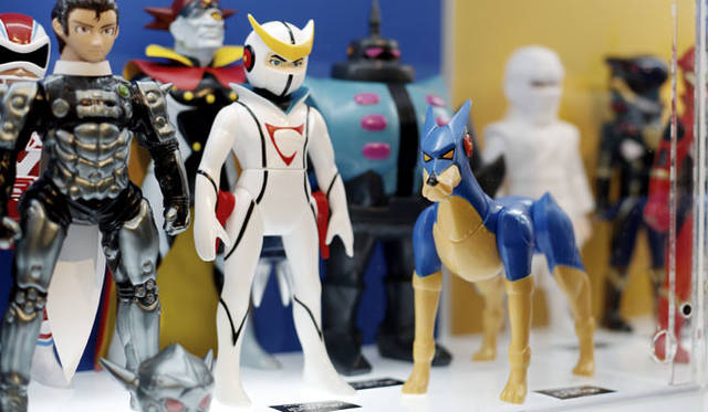 <strong>MEDICOM TOY｜メディコム・トイ</strong><br />「MEDICOM TOY EXHIBITION ’15」　タツノコジェネレーション 新造人間キャシャーン<br />© タツノコプロ<br />© 山口貴由（秋田書店）