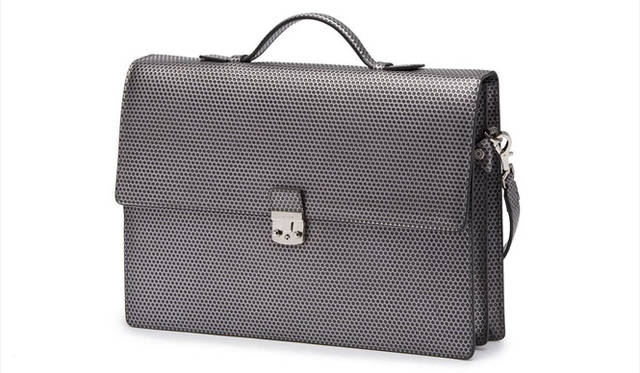 <strong>a.testoni｜ア・テストーニ</strong><br />2015-16年秋冬コレクション　「レザーグッズ」（CT8292）21万6000円