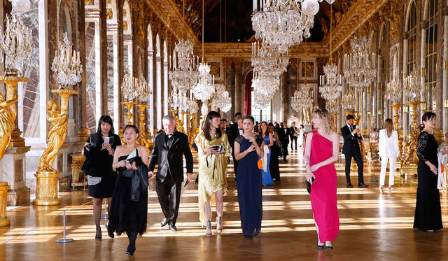 <strong>MARTELL｜マーテル</strong><br />2015年5月20日、メゾンの300周年を祝う盛大なセレブレーションがヴェルサイユ宮殿で開催