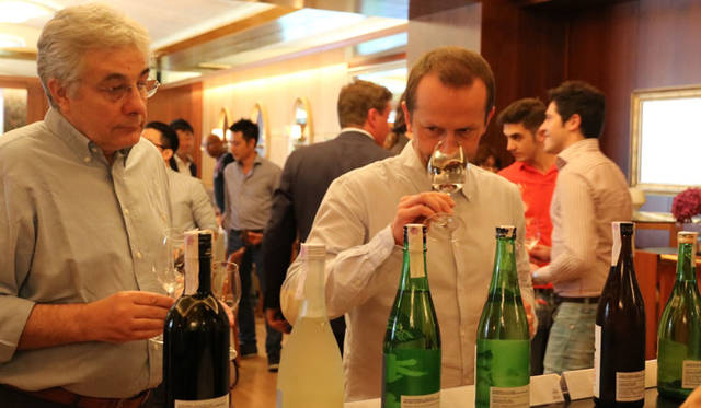 <strong>SAKENOMY｜サケノミー</strong><br />「SAKEセミナー」は世界各国から集まったソムリエら約30名が参加した