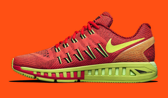 <strong>NIKE｜ナイキ</strong><br />「NIKE AIR ZOOM ODYSSEY（ナイキ エア ズーム オデッセイ）1万6200円（2015年8月中旬発売予定）