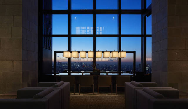 <strong>AMAN TOKYO｜アマン東京</strong><br />アマン東京33階「ザ・ラウンジ by アマン」