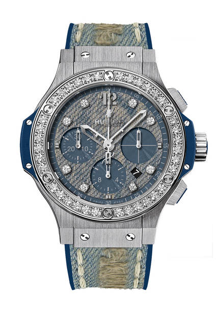 文字盤とストラップのダメージ調のジーンズがビンテージ感を醸し出す宝飾仕様。<br /><br /><strong>ビッグ・バン ジーンズ スチール ダイヤモンド</strong><br />ケース｜ステンレススチール<br />ベゼル｜ダイヤモンド付きステンレススチール<br />直径｜41mm<br />ムーブメント｜自動巻き（Cal.HUB4300）<br />機能｜クロノグラフ（30分積算計、12時間積算計）、日付表示<br />ストラップ｜ジーンズ＋ラバー<br />防水｜10気圧<br />限定数｜250本<br />価格｜209万5200円<br />